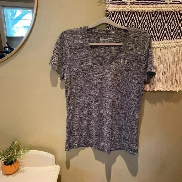 UNDER ARMOUR HEATHER GRAY V NECK WORK OUT SHIRT M - Picture 1 of 4